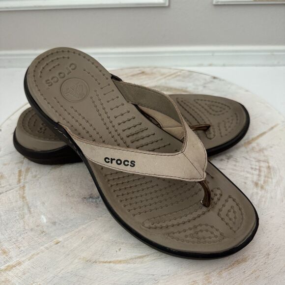 Crocs Women's Capri IV Sandal Mushroom/Espresso Brown Thong Size 9 - Picture 1 of 7